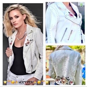 🎉HOST PICK🥳 NWT Blank NYC Floral Stud Trendy Zip Moto Bomber Crop Jacket